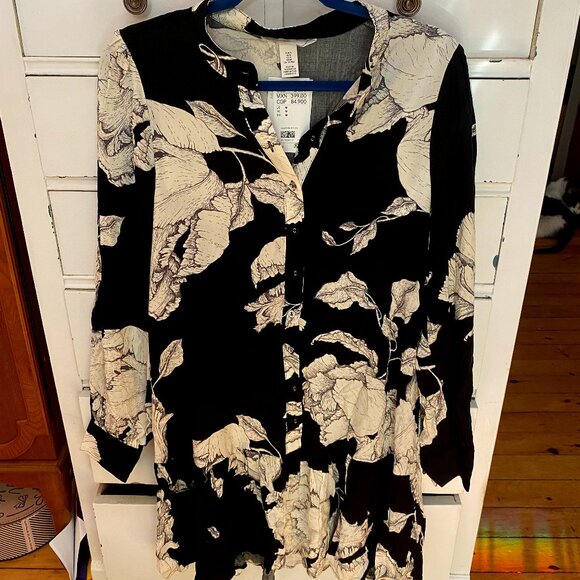 H&M Dresses & Skirts - Black & White Floral Ruffle Hemmed Dress - NWT - Size M